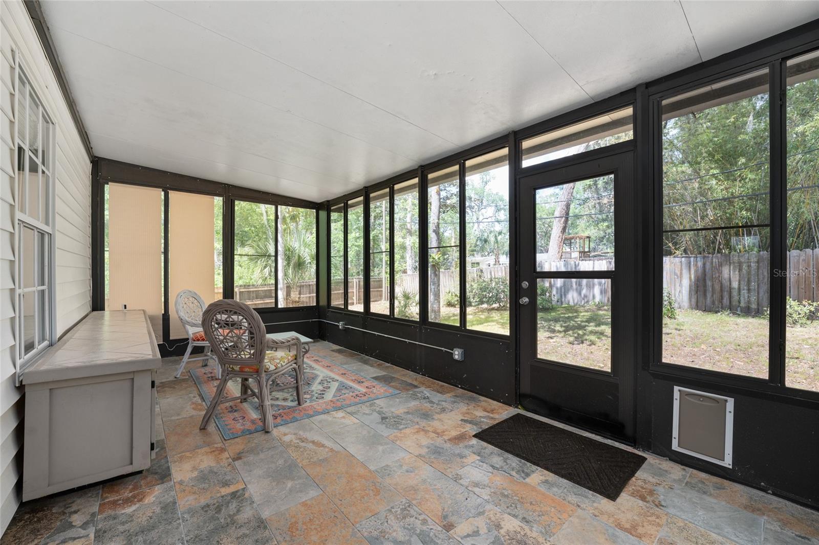 Image 20 of 39 For 1047 41st Drive