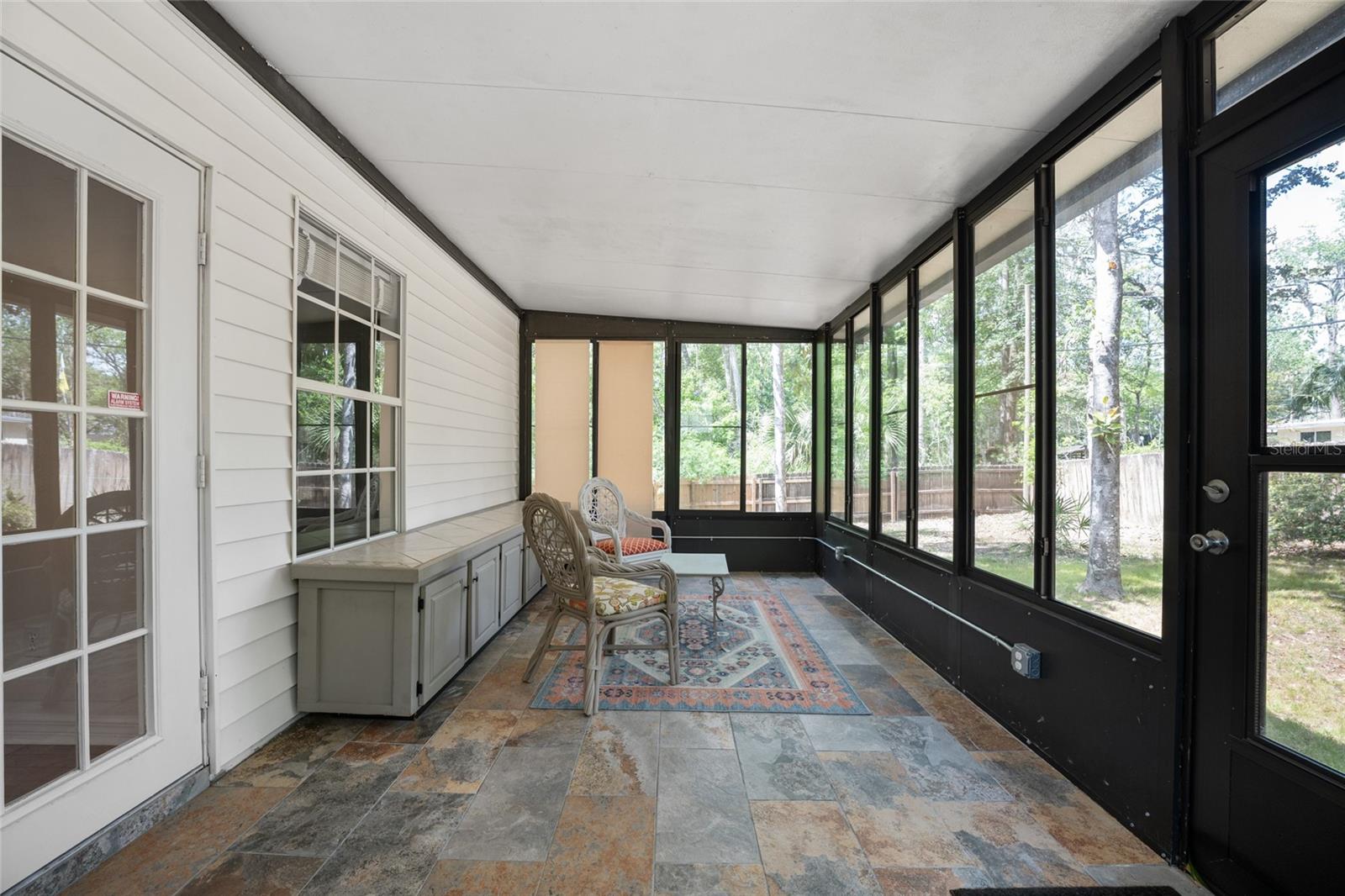 Image 21 of 39 For 1047 41st Drive