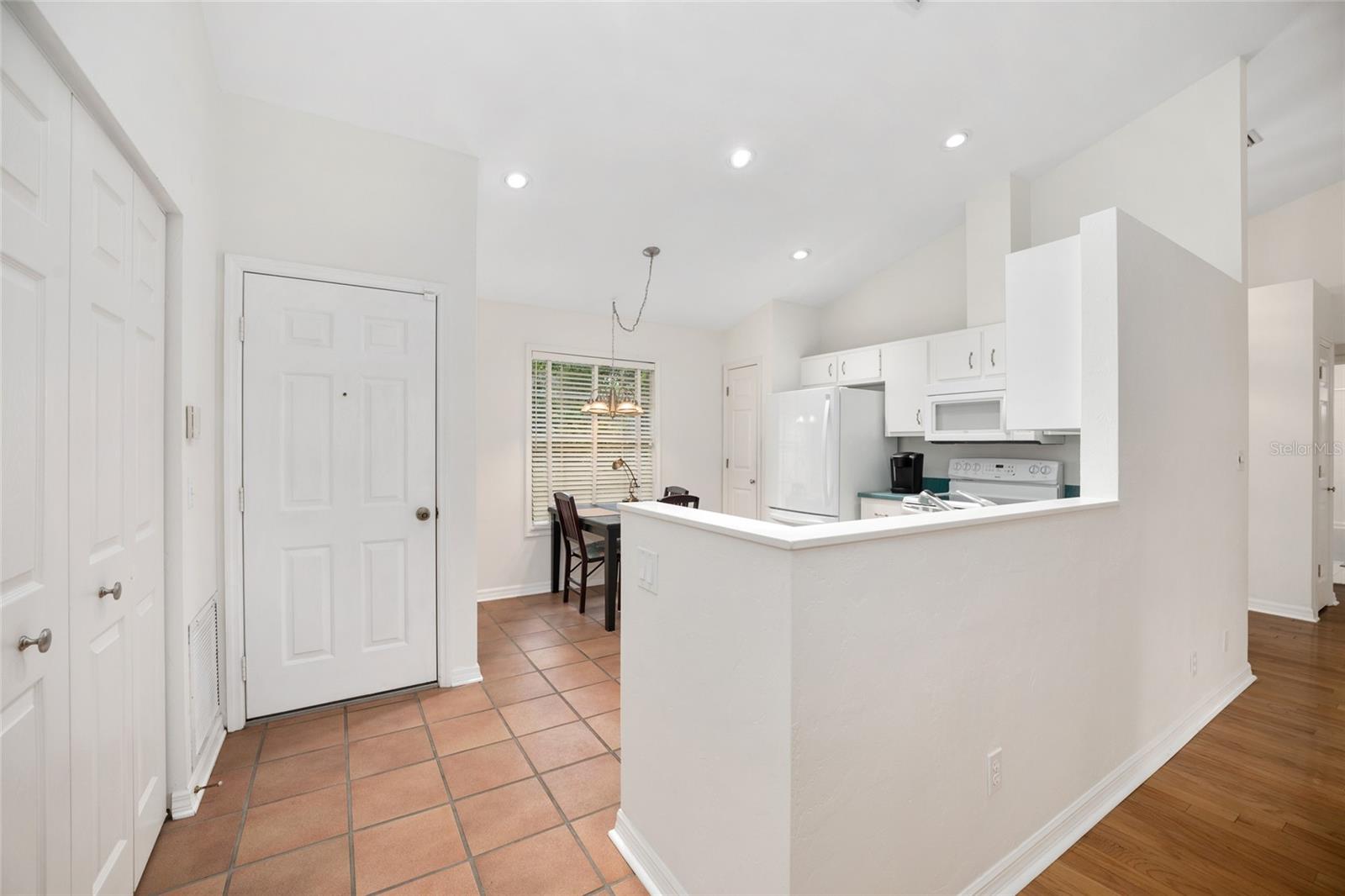 Image 6 of 39 For 1047 41st Drive