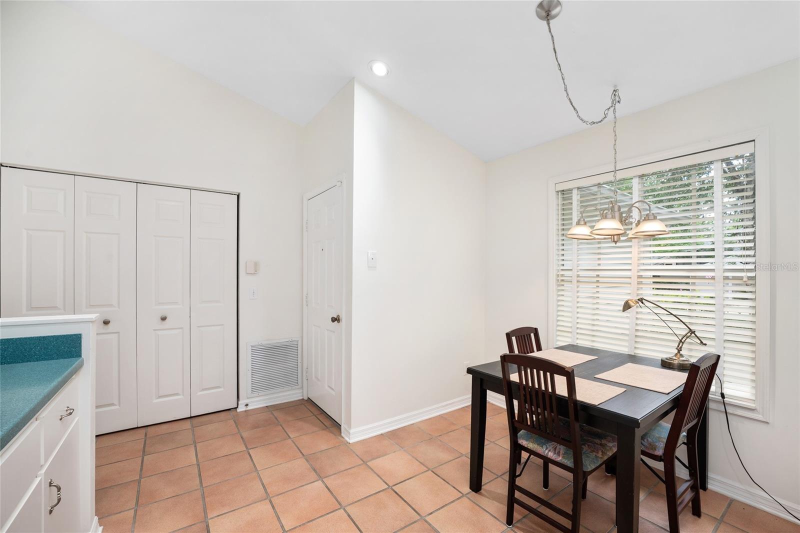 Image 9 of 39 For 1047 41st Drive