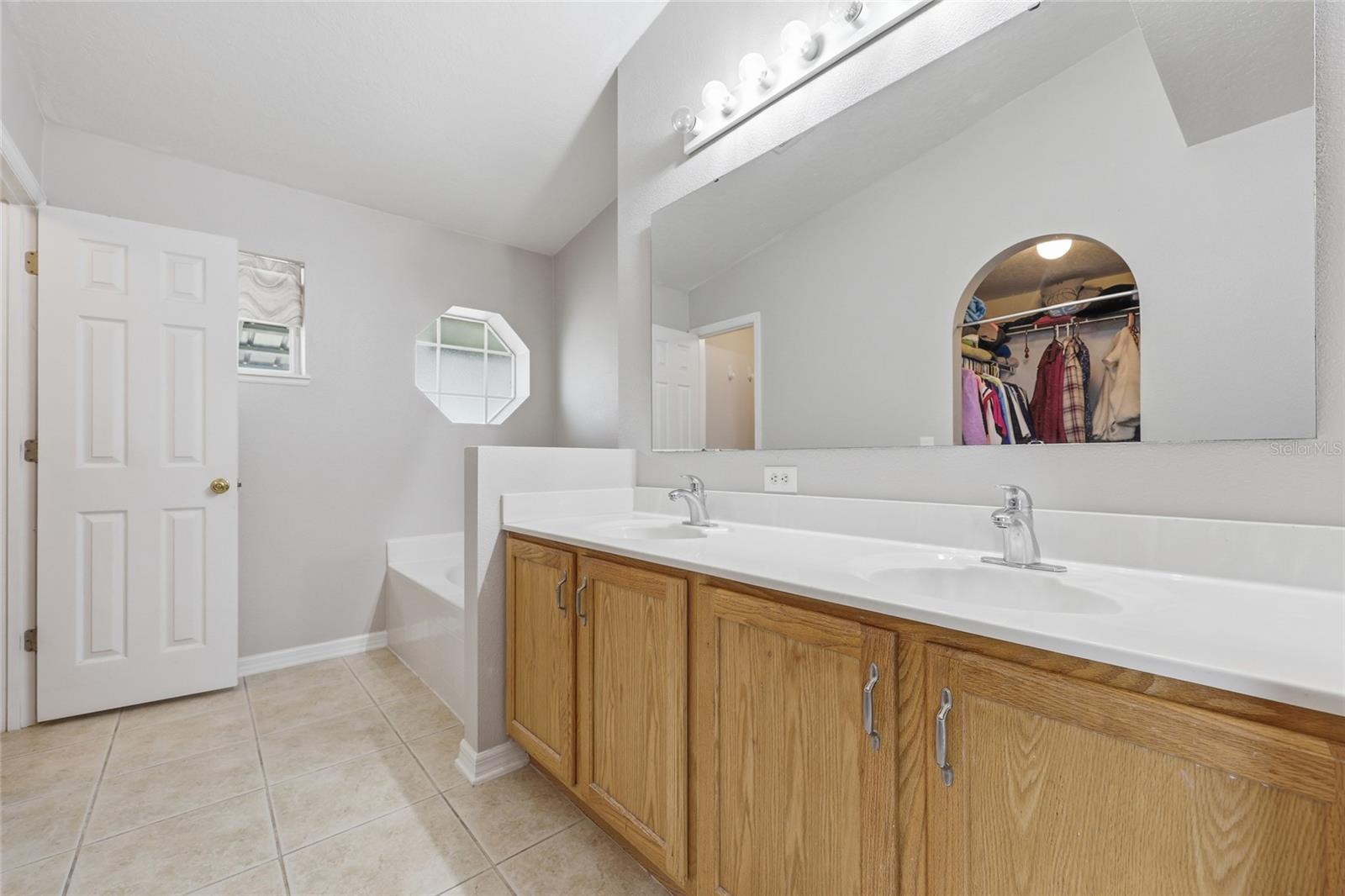 Image 18 of 31 For 23152 11th Road