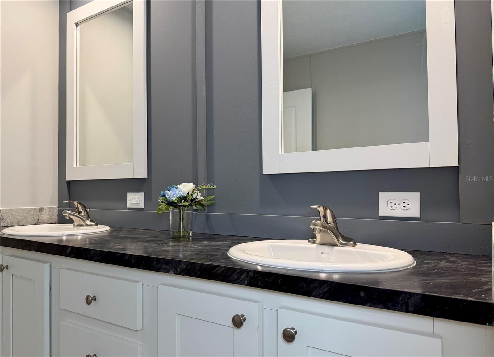 Image 26 of 63 For 10350 Deer Run