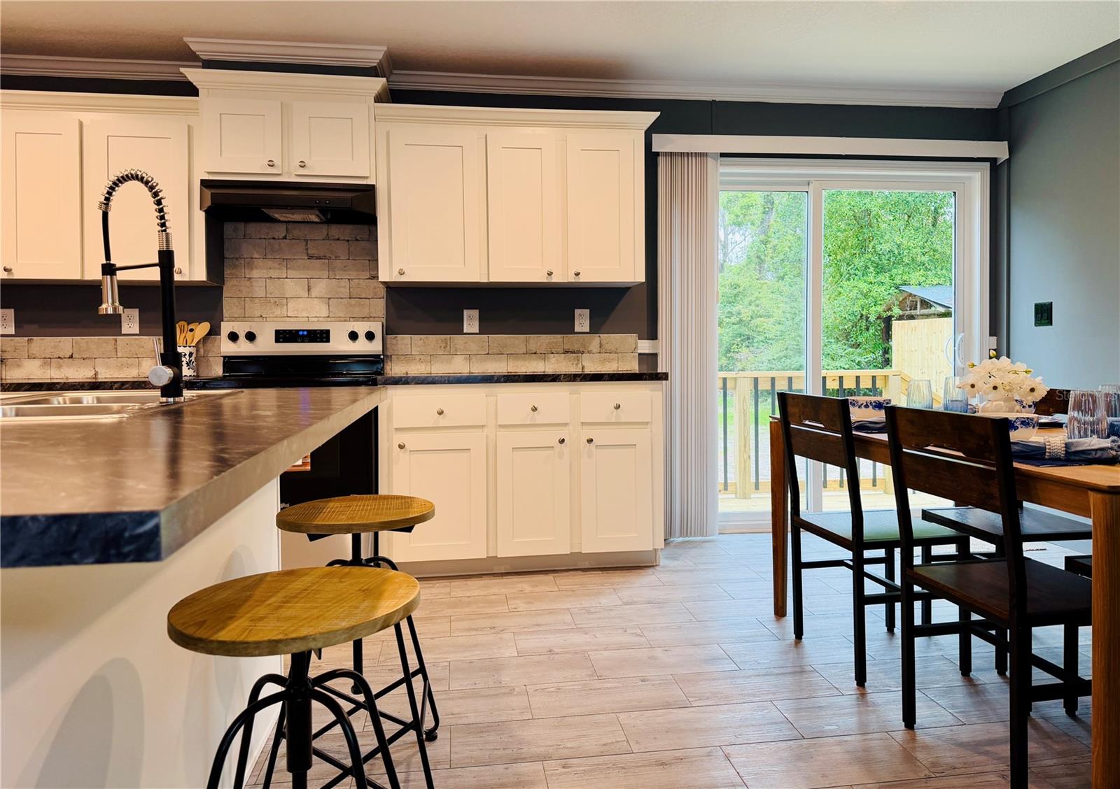 Image 28 of 63 For 10350 Deer Run