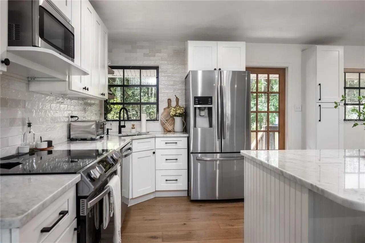 Image 3 of 18 For 4005 9th Court