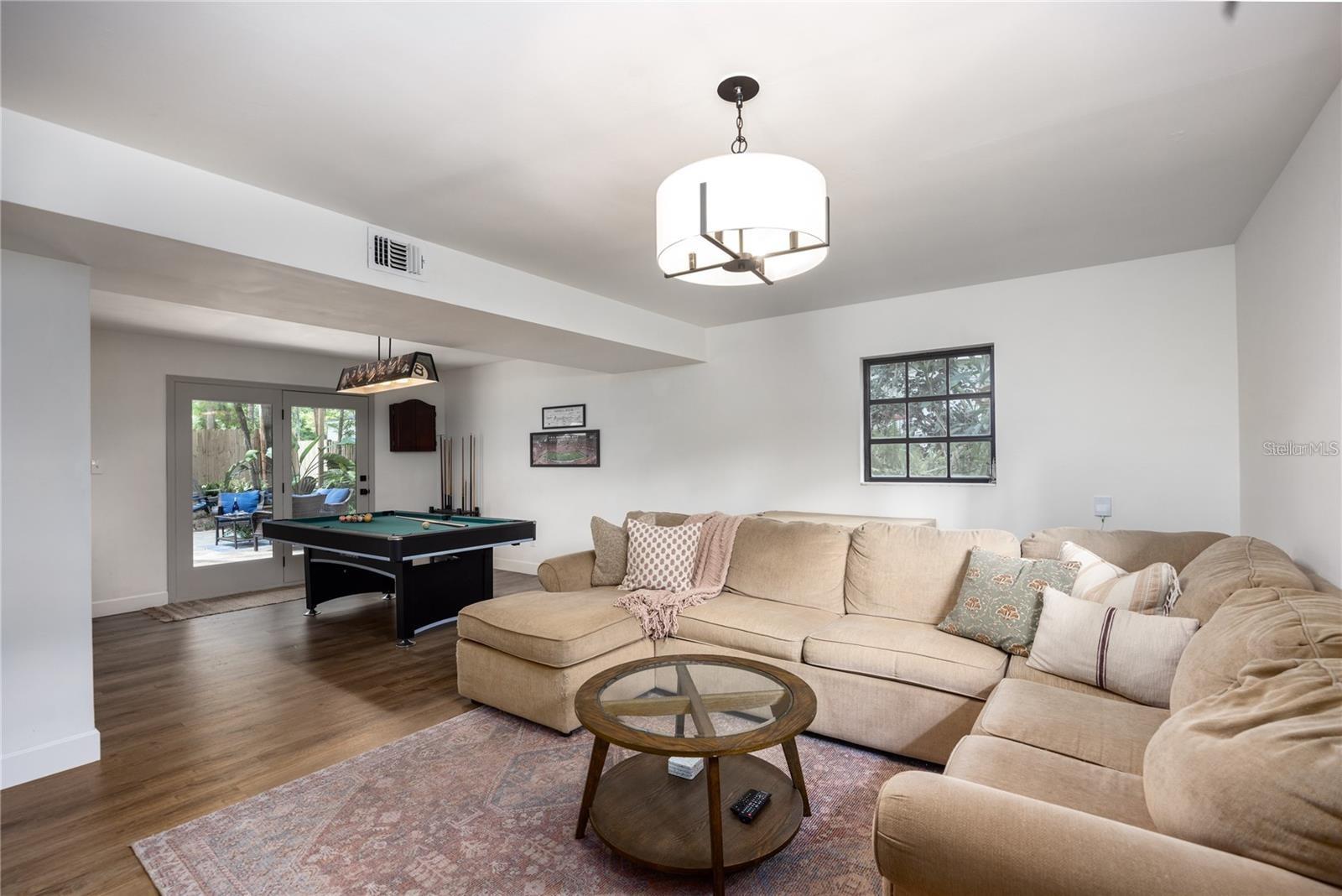 Image 5 of 18 For 4005 9th Court