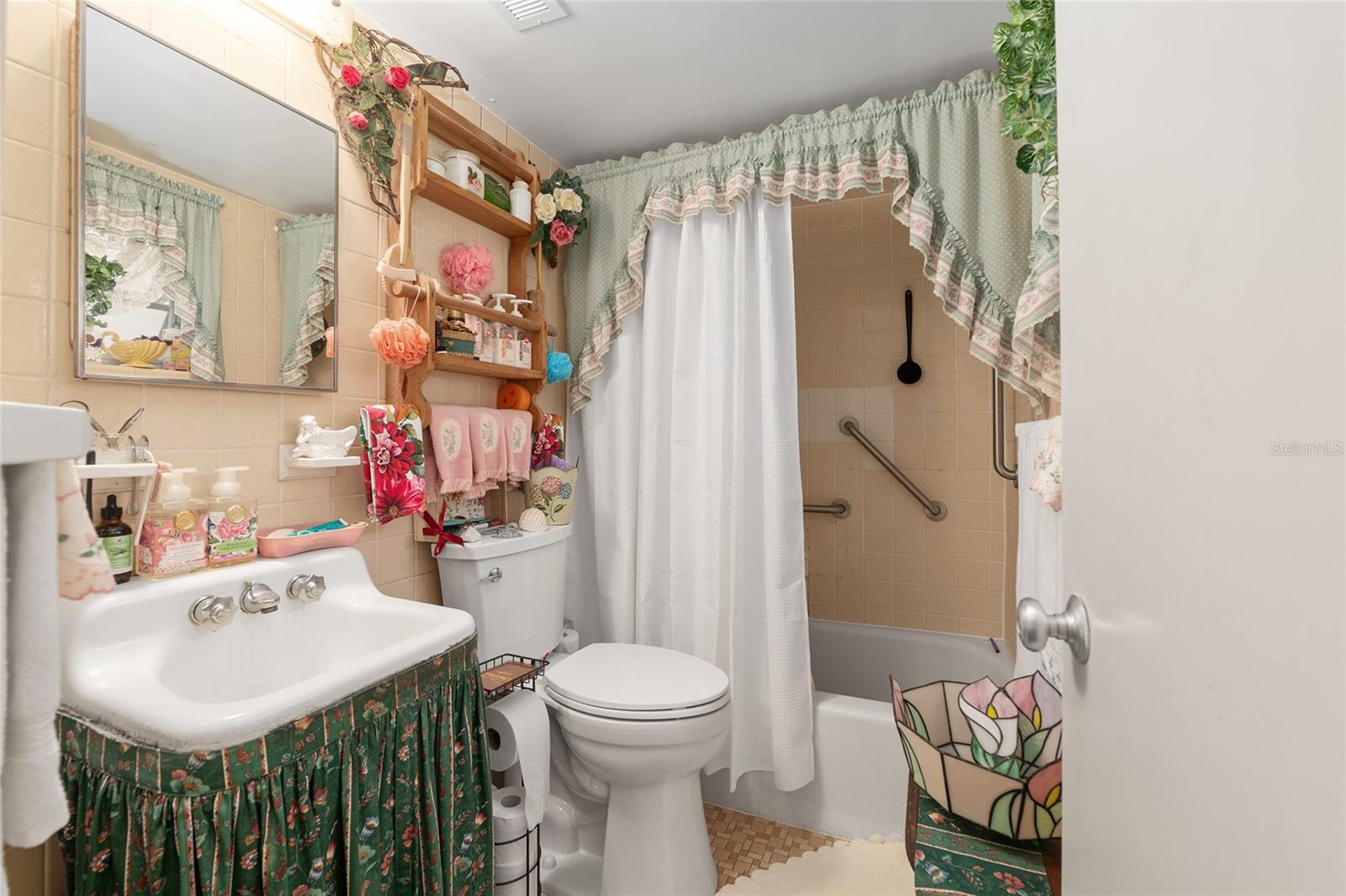 Image 31 of 49 For 3710 22nd Place