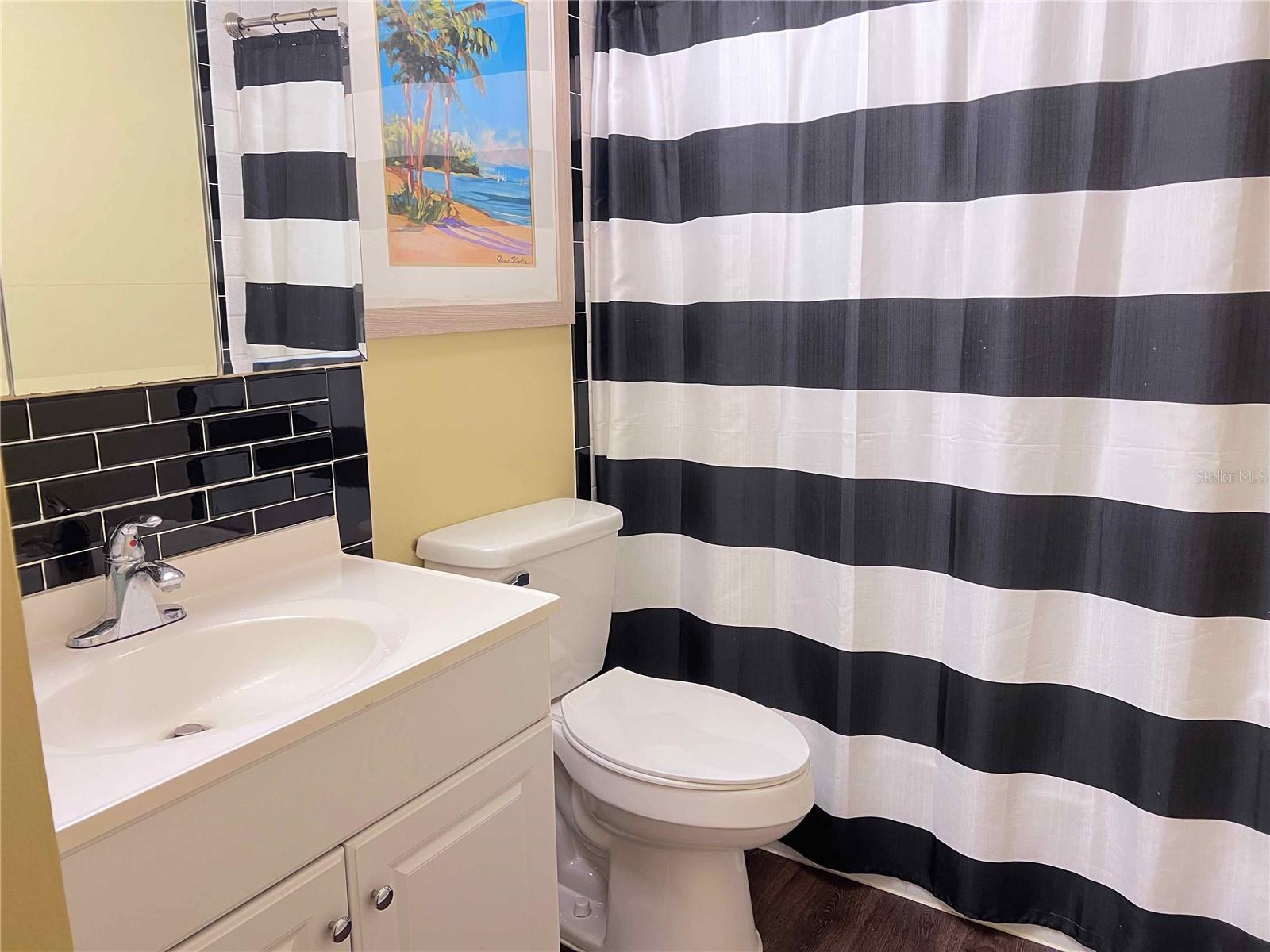 Image 6 of 18 For 1700 16th Court C26