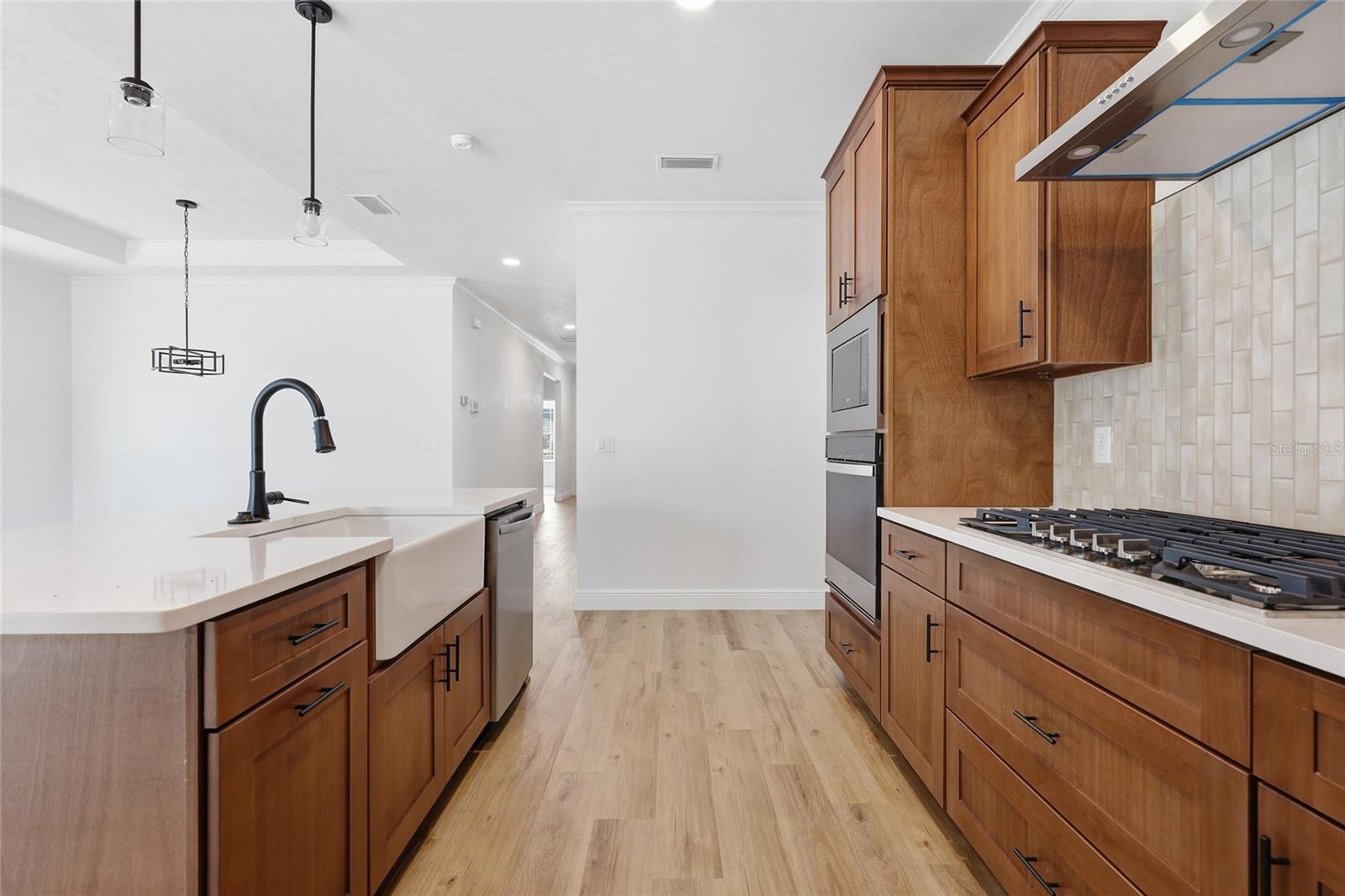 Image 7 of 30 For 6710 10th Lane