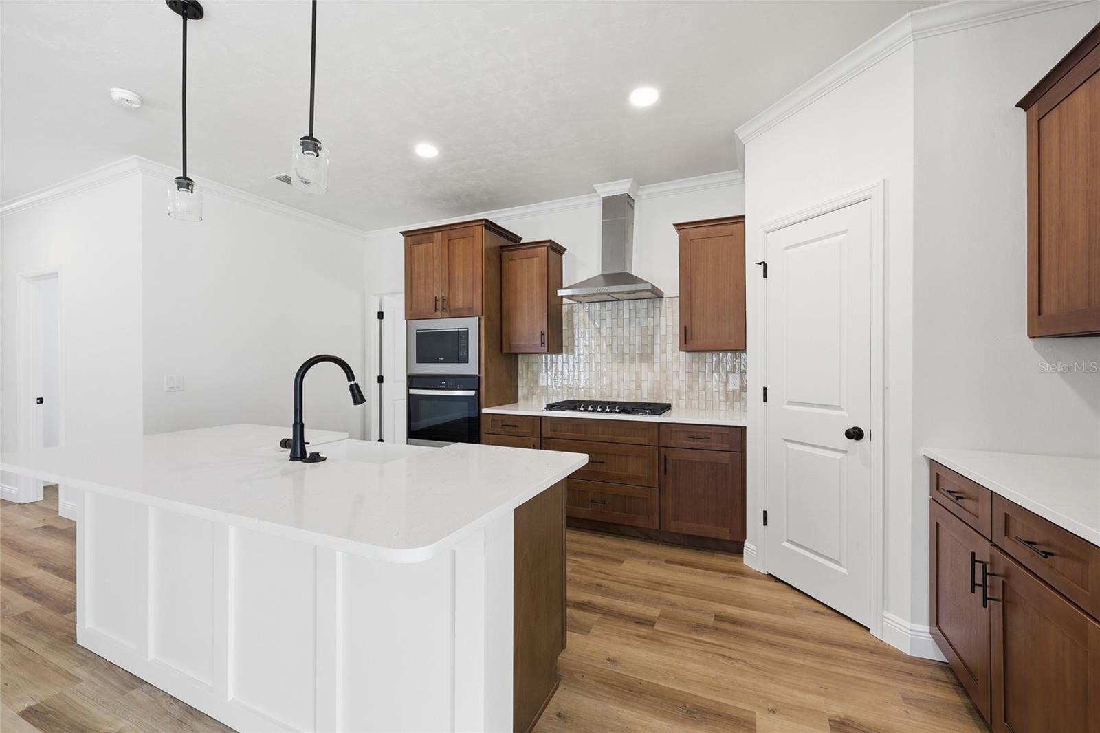 Image 9 of 30 For 6710 10th Lane