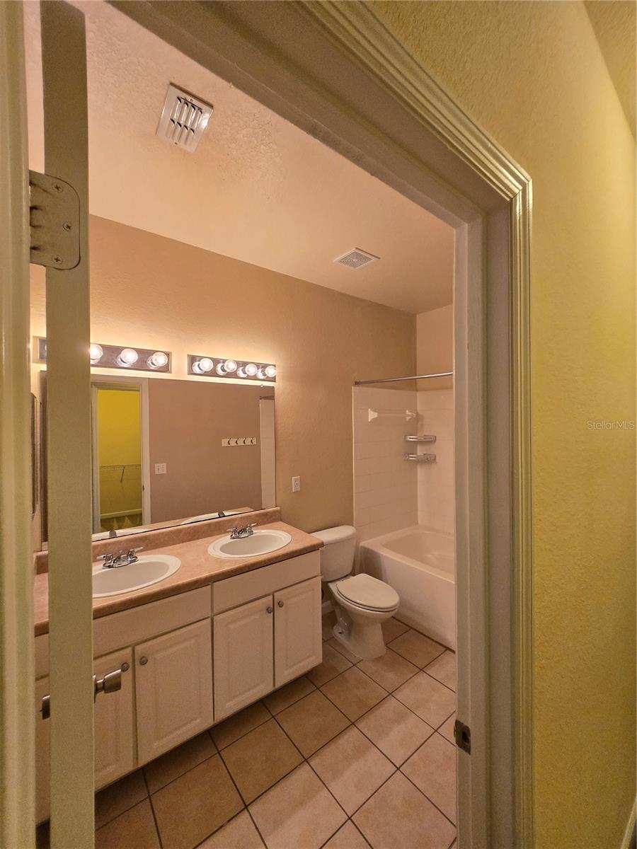 Image 23 of 33 For 5008 44th Lane 103