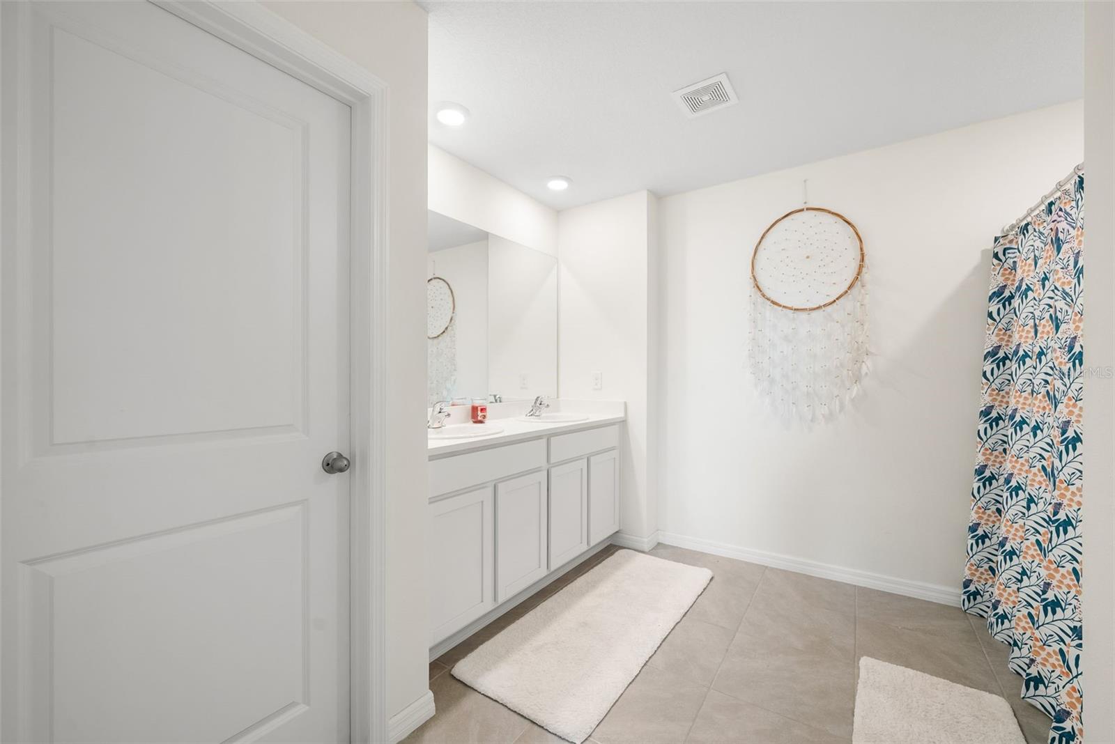 Image 16 of 32 For 24672 11th Place