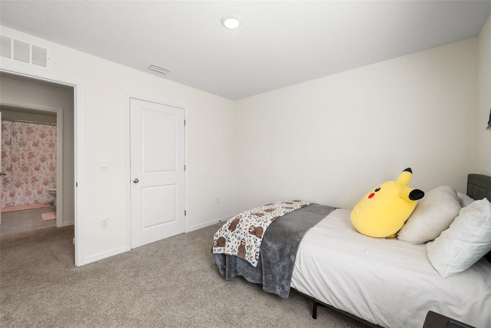 Image 21 of 32 For 24672 11th Place