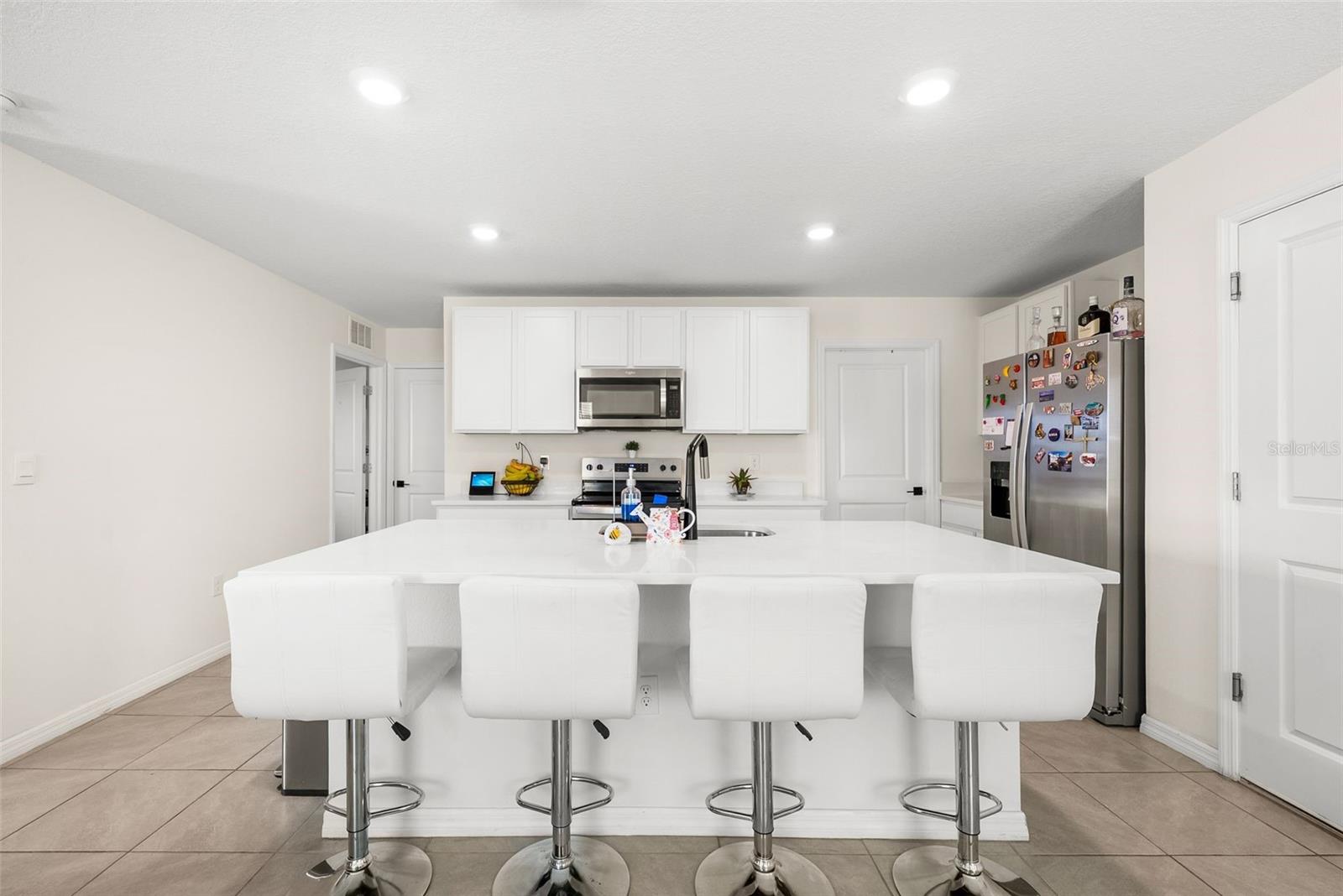 Image 6 of 32 For 24672 11th Place