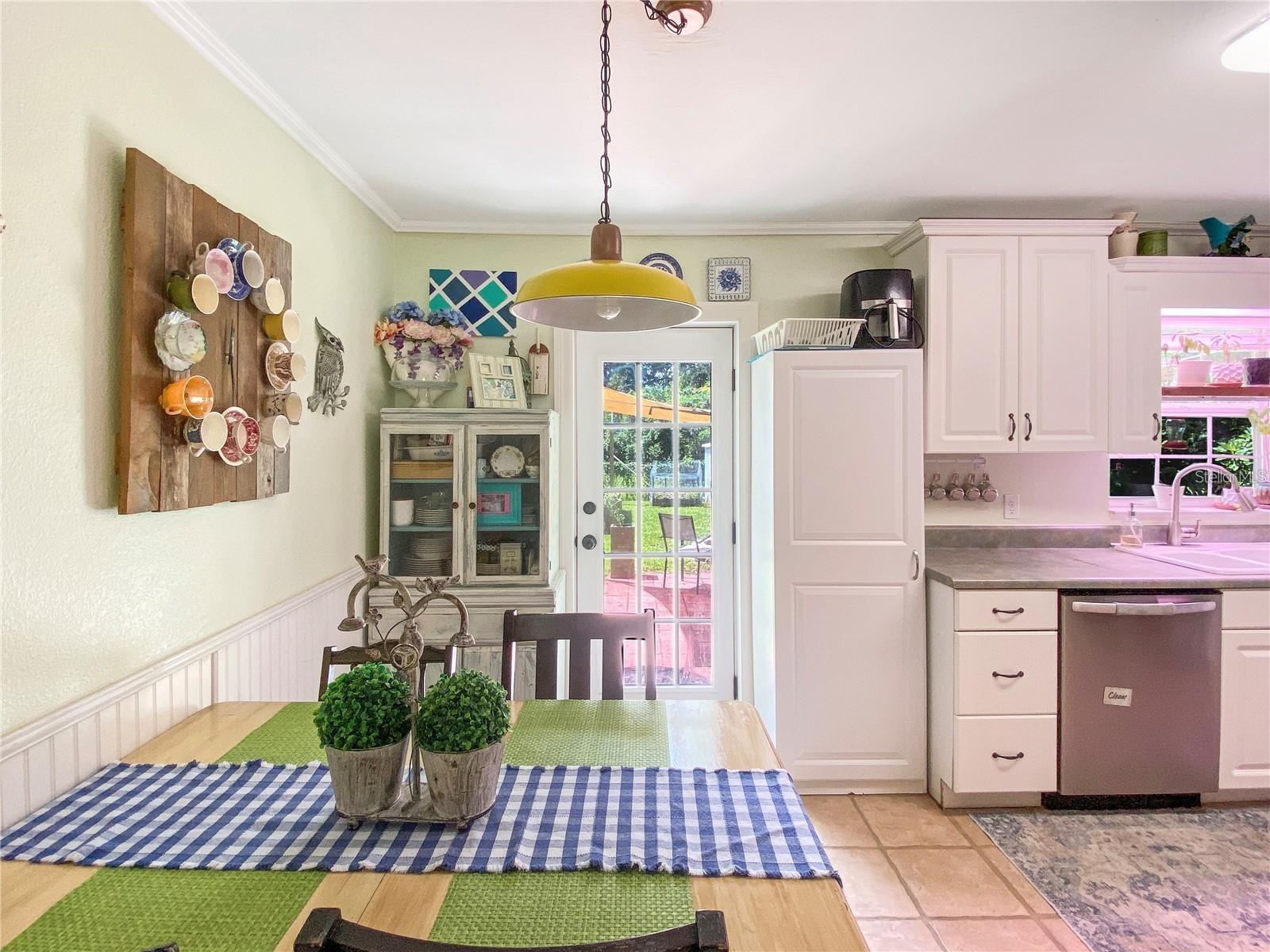 Image 13 of 40 For 228 Oak Hill Street