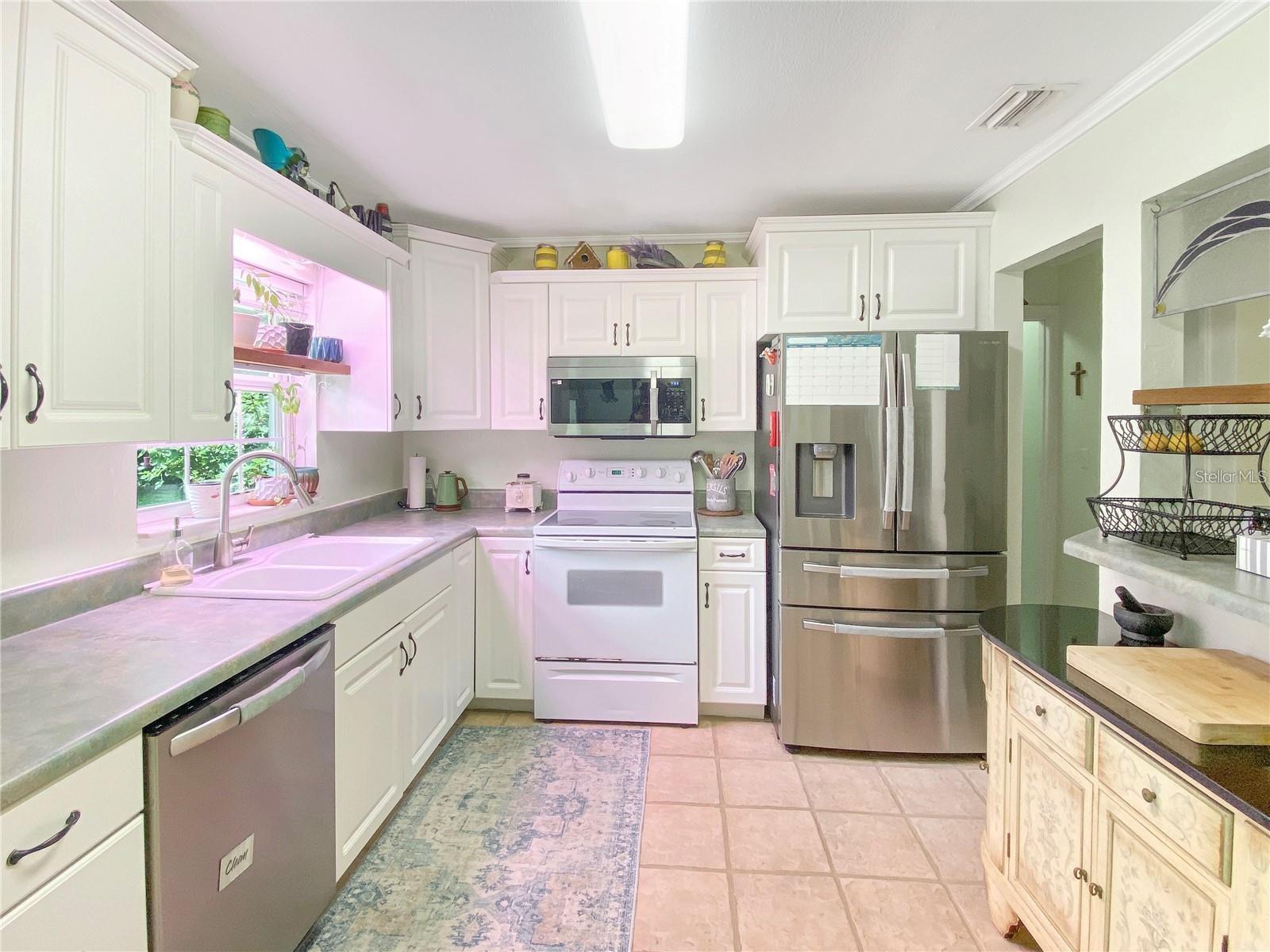 Image 14 of 40 For 228 Oak Hill Street