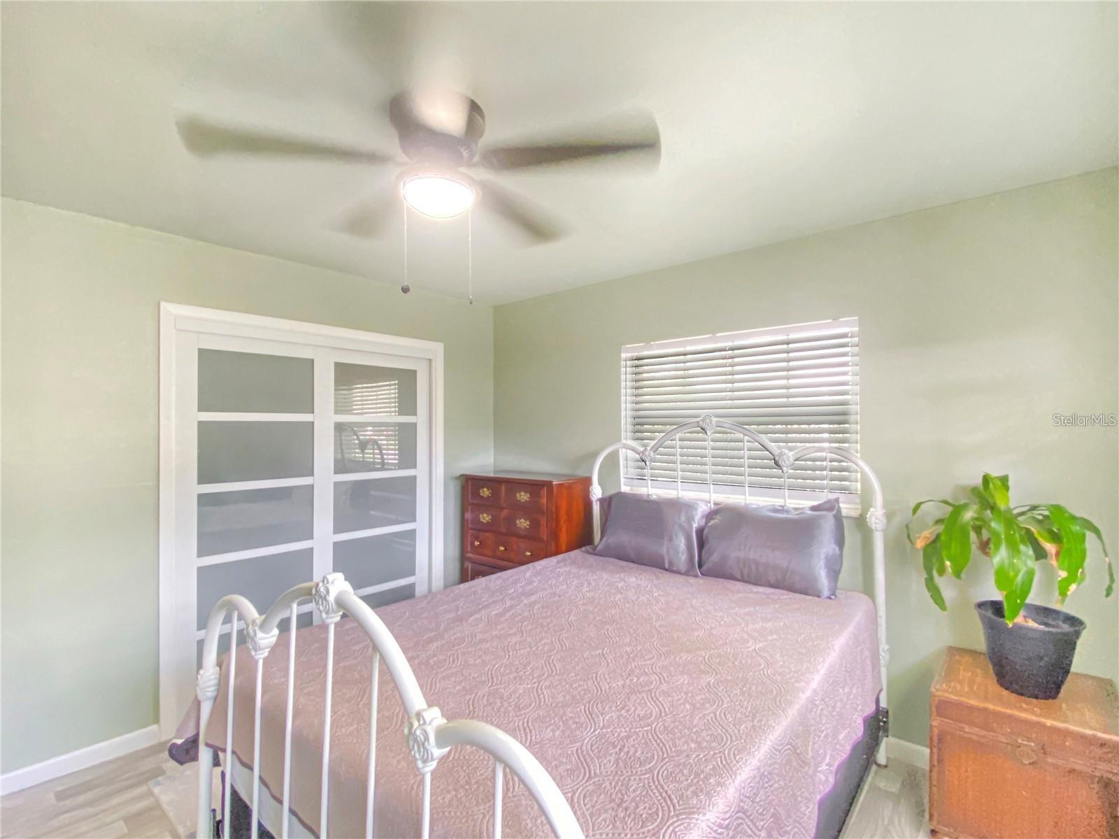 Image 20 of 40 For 228 Oak Hill Street