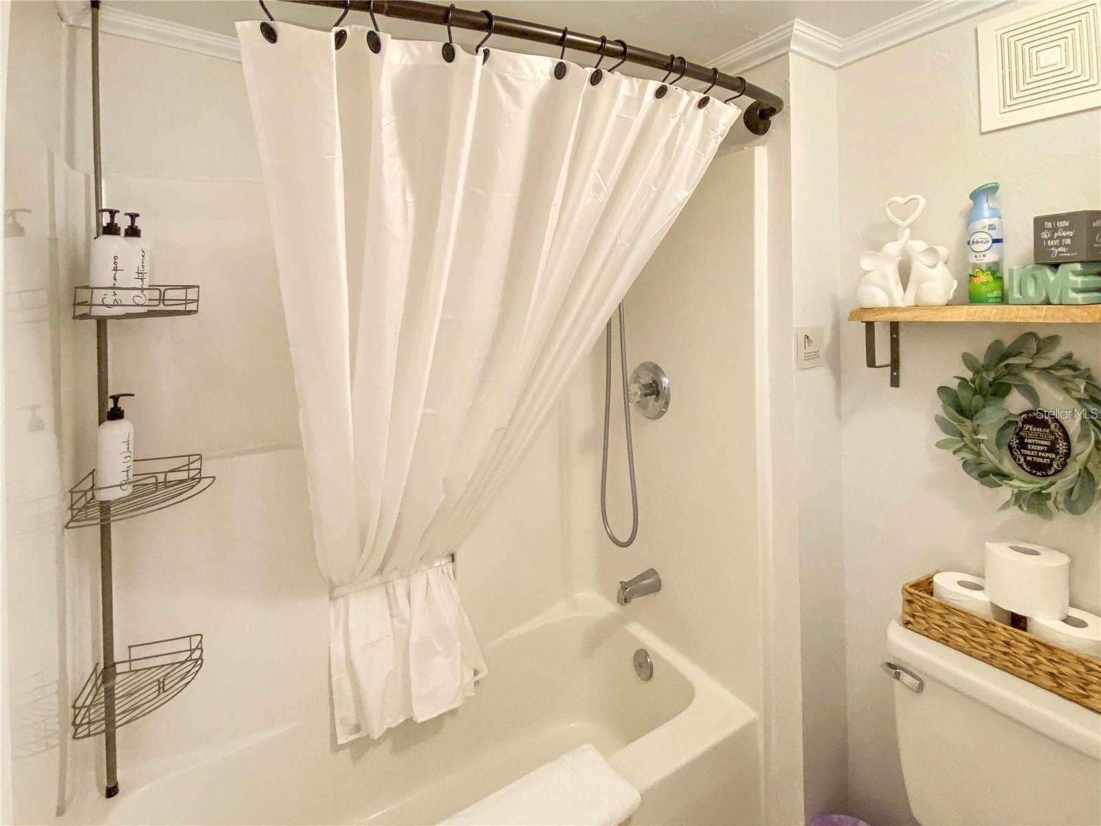 Image 25 of 40 For 228 Oak Hill Street