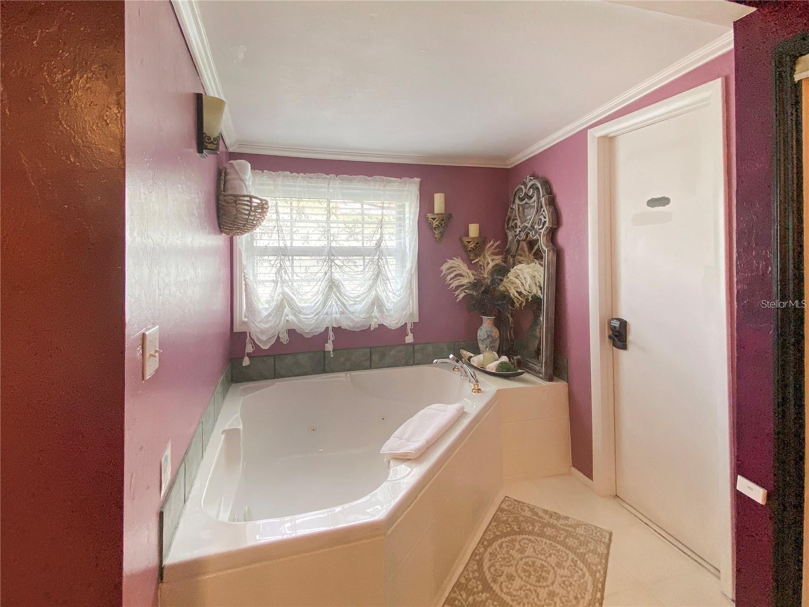 Image 28 of 40 For 228 Oak Hill Street