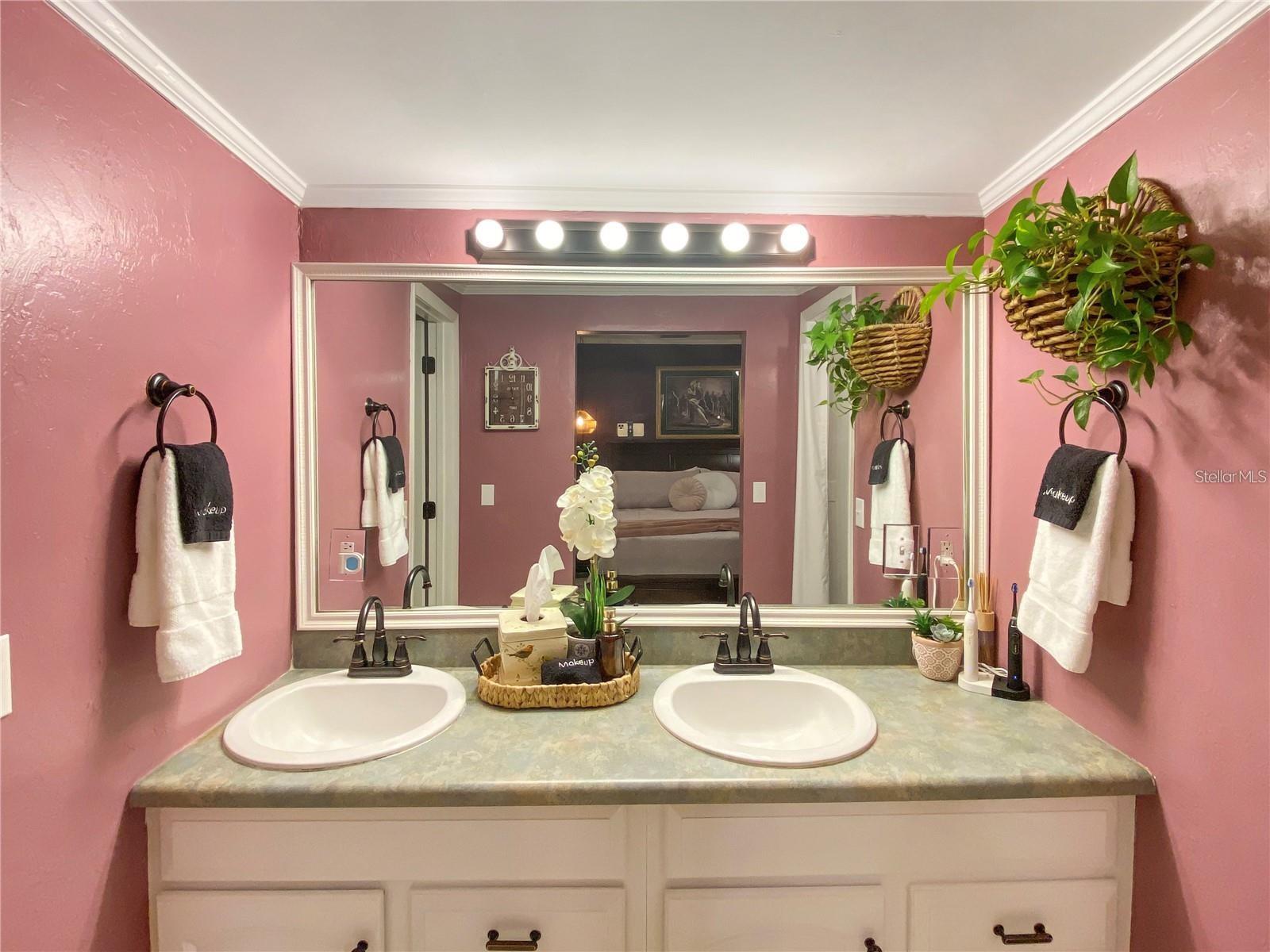 Image 31 of 40 For 228 Oak Hill Street