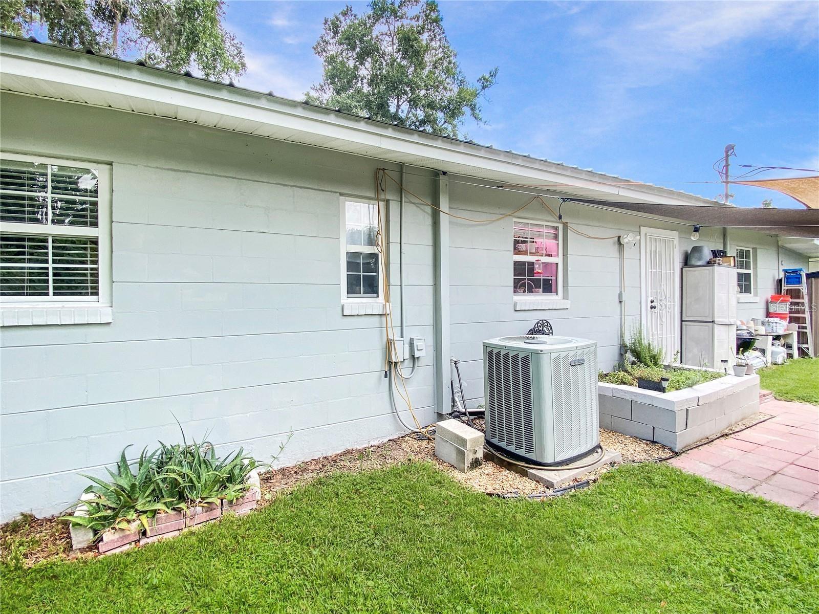 Image 37 of 40 For 228 Oak Hill Street