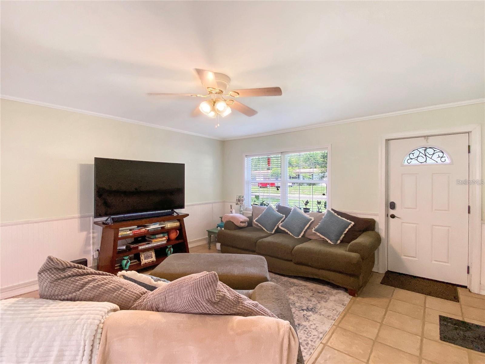 Image 9 of 40 For 228 Oak Hill Street