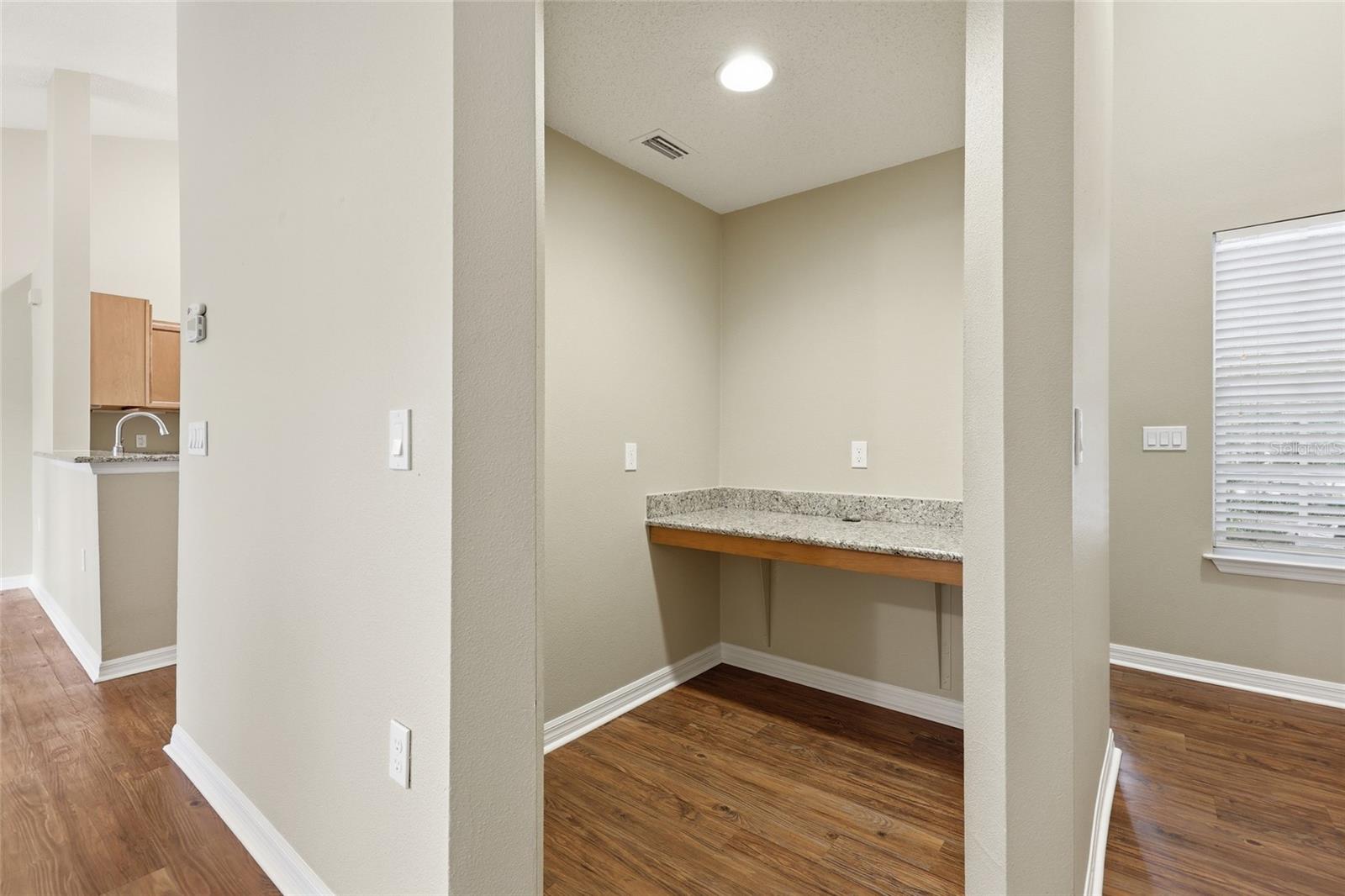 Image 11 of 26 For 10000 52nd Avenue 6