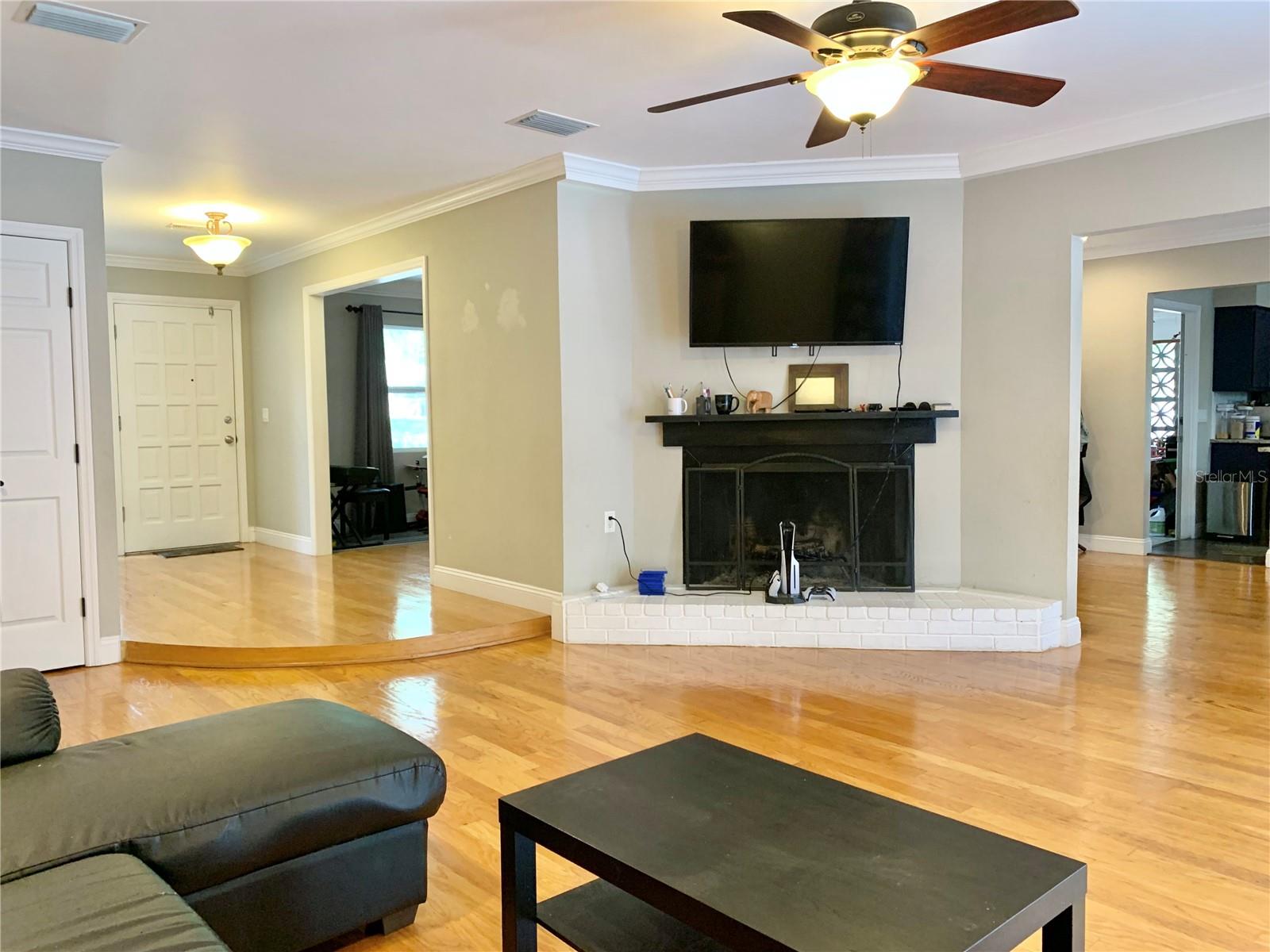 Image 11 of 39 For 2219 17th Avenue