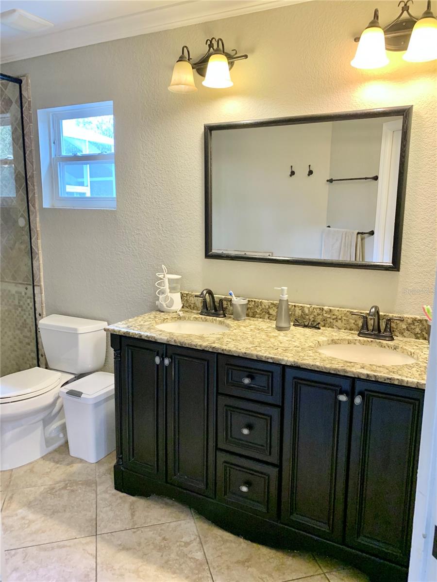 Image 20 of 39 For 2219 17th Avenue