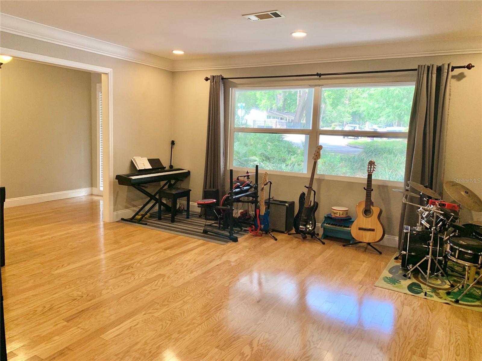 Image 7 of 39 For 2219 17th Avenue