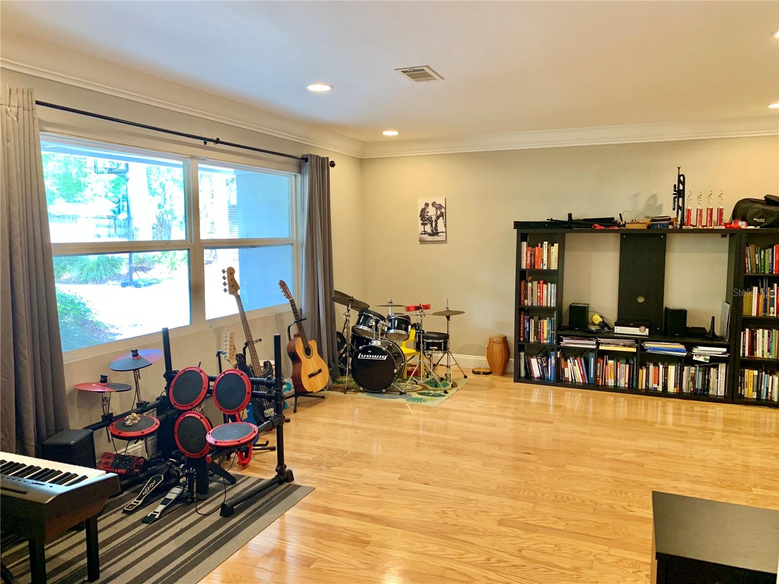 Image 8 of 39 For 2219 17th Avenue