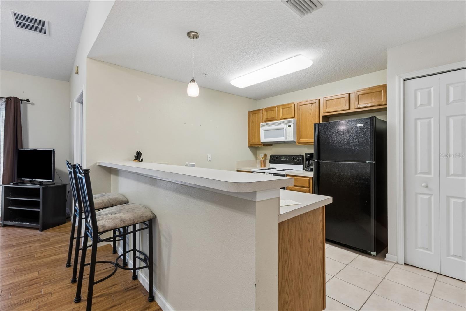 Image 13 of 37 For 6075 Maggies Circle 113