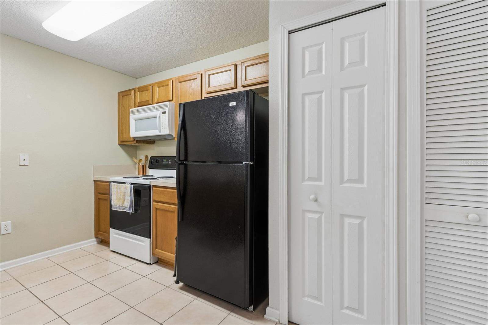 Image 14 of 37 For 6075 Maggies Circle 113