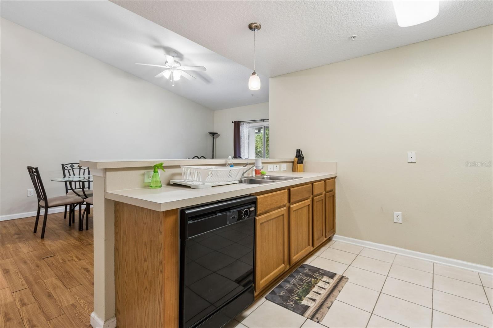 Image 15 of 37 For 6075 Maggies Circle 113