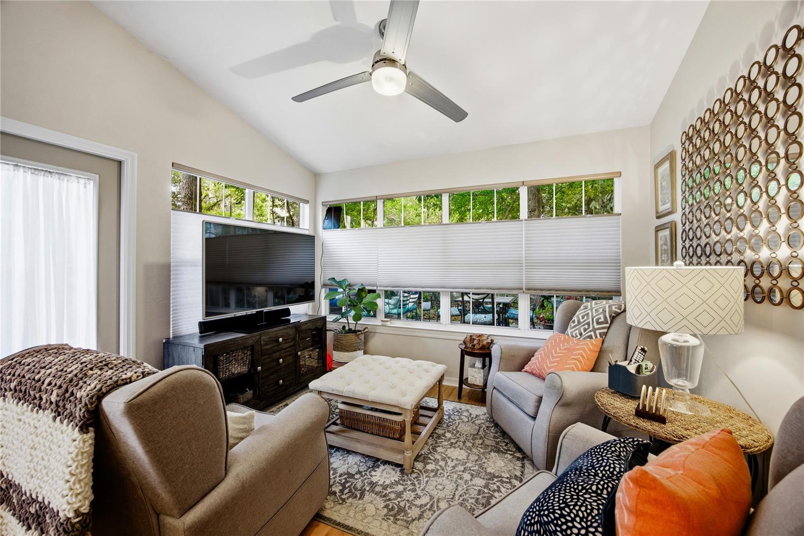 Image 23 of 39 For 5027 9th Lane