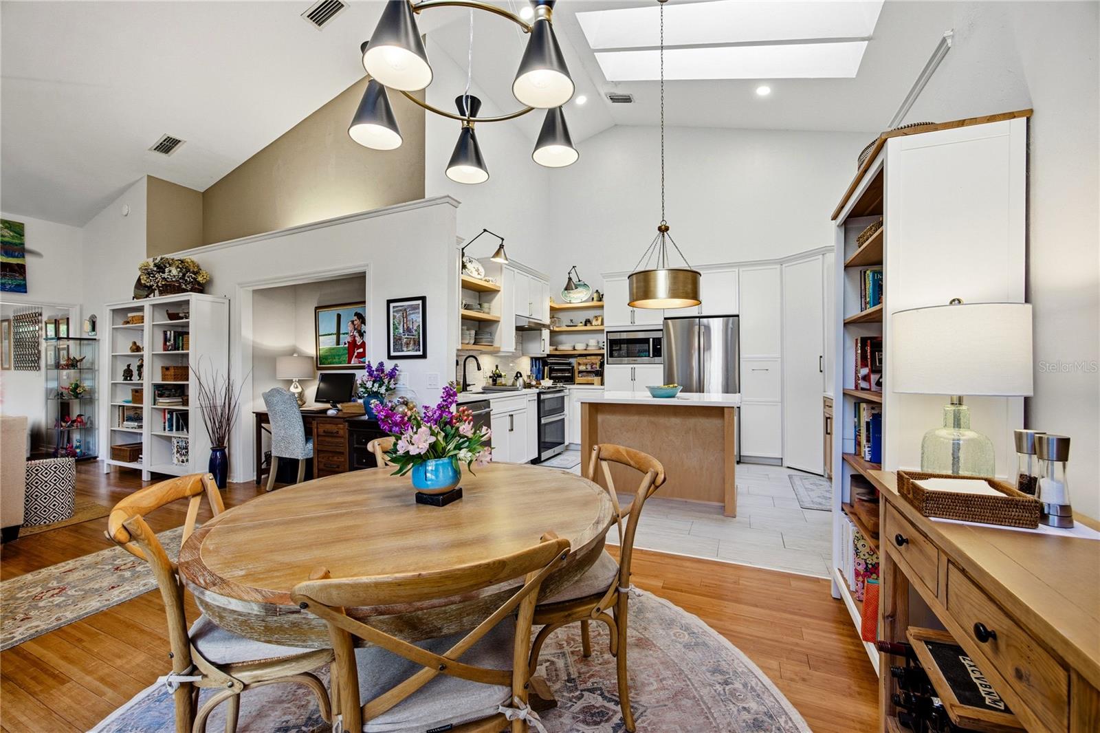 Image 8 of 39 For 5027 9th Lane