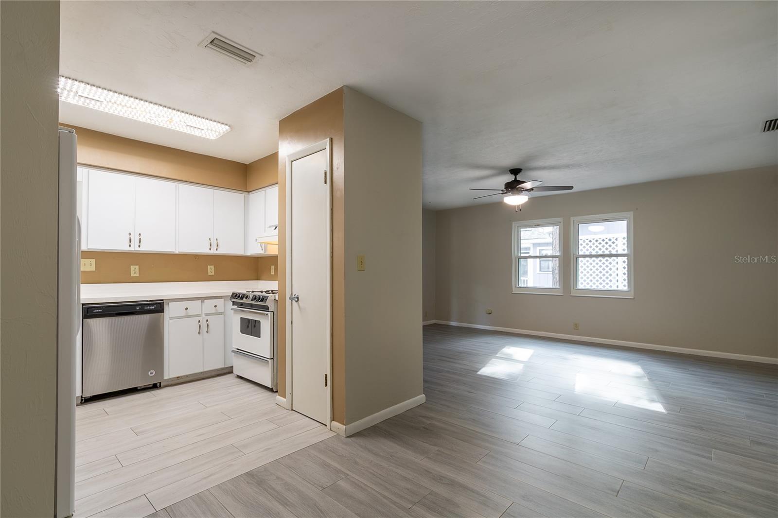 Image 10 of 27 For 4224 87th Lane