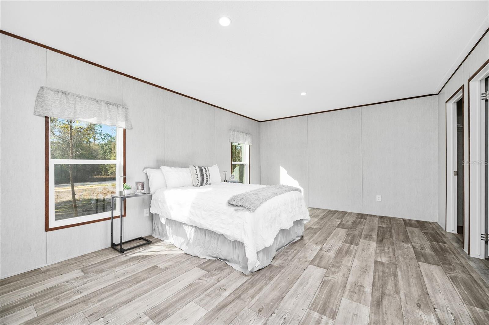 Image 12 of 28 For 6951 104 Court