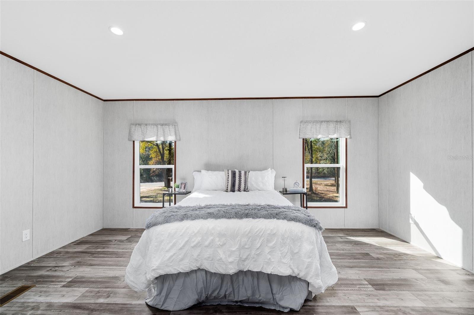 Image 13 of 28 For 6951 104 Court