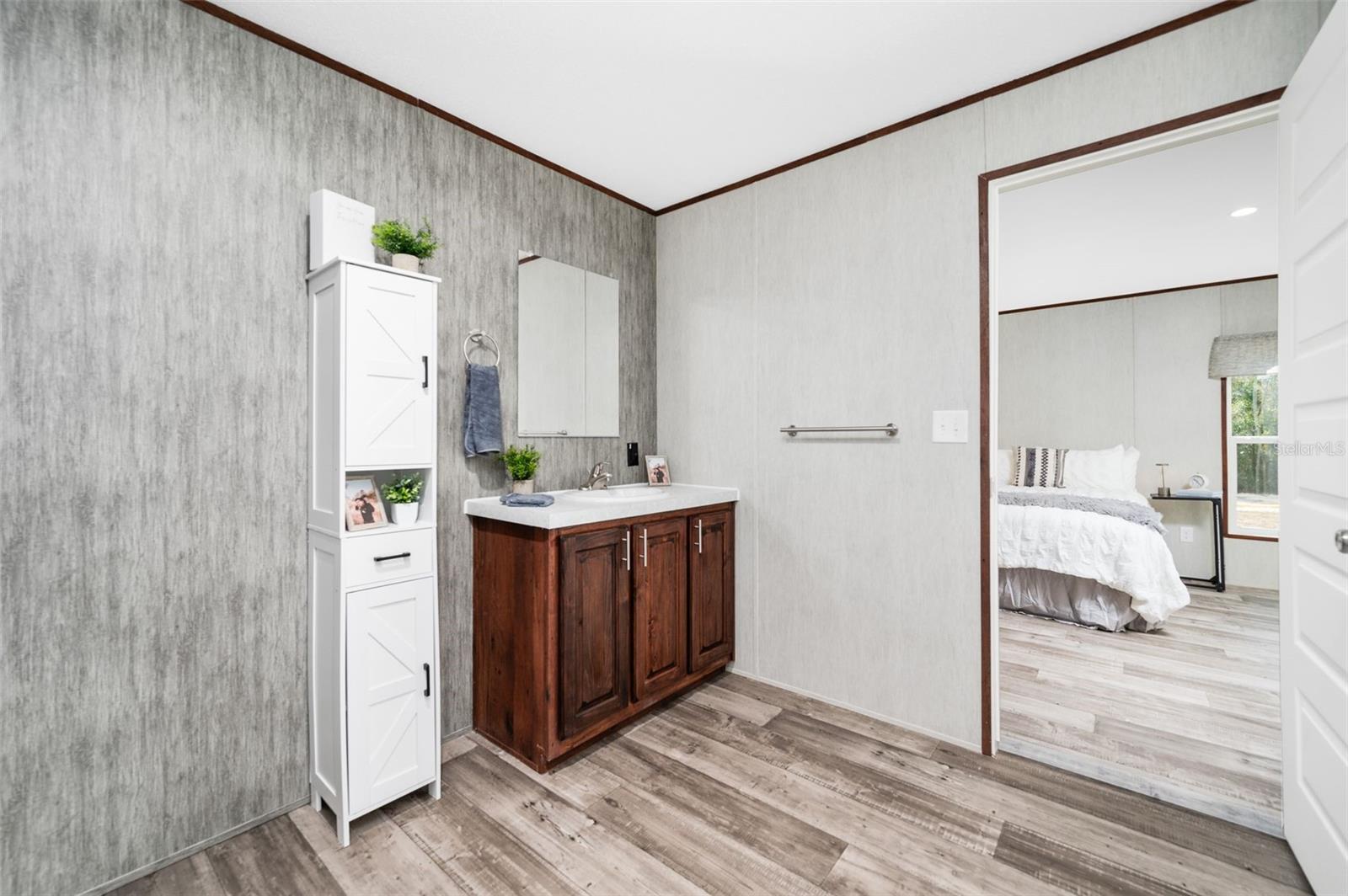 Image 17 of 28 For 6951 104 Court