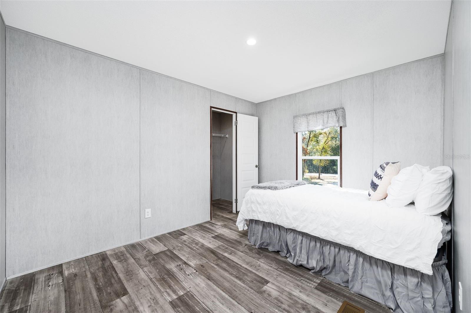 Image 20 of 28 For 6951 104 Court