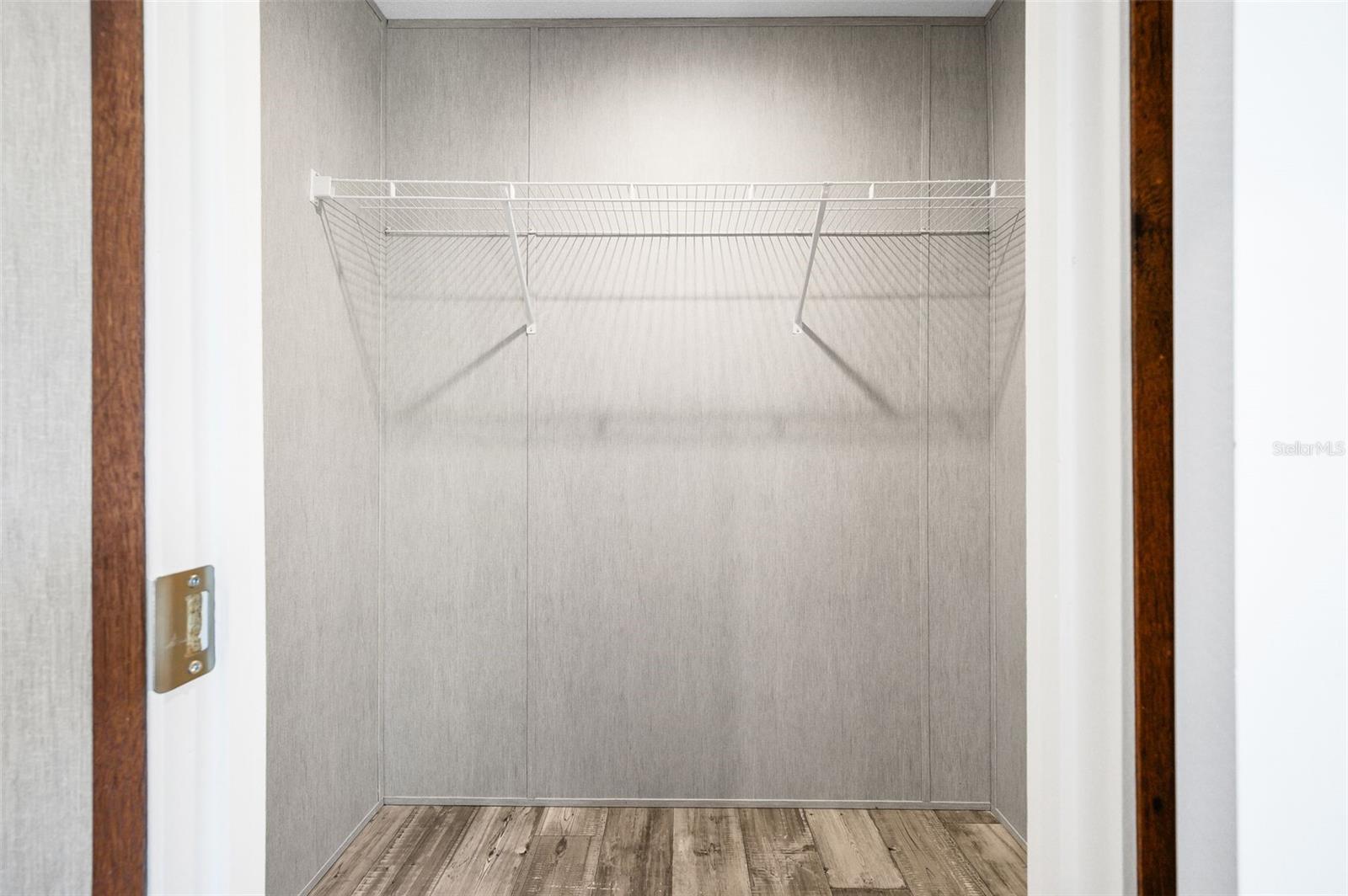 Image 21 of 28 For 6951 104 Court