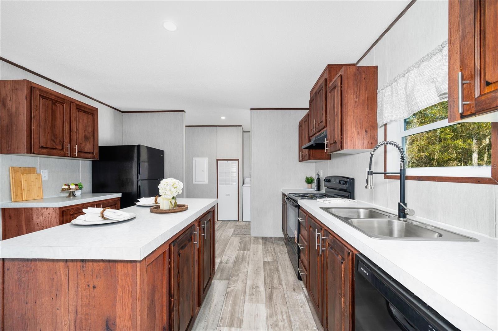 Image 8 of 28 For 6951 104 Court