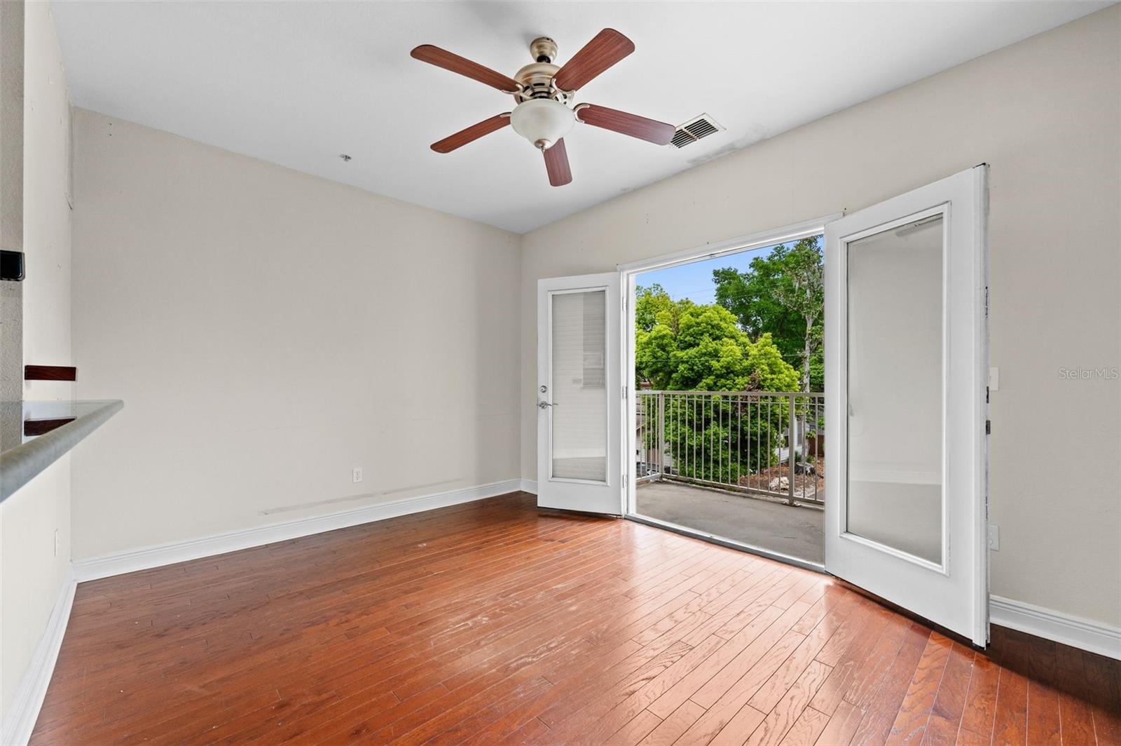 Image 11 of 29 For 1500 4th Avenue 208