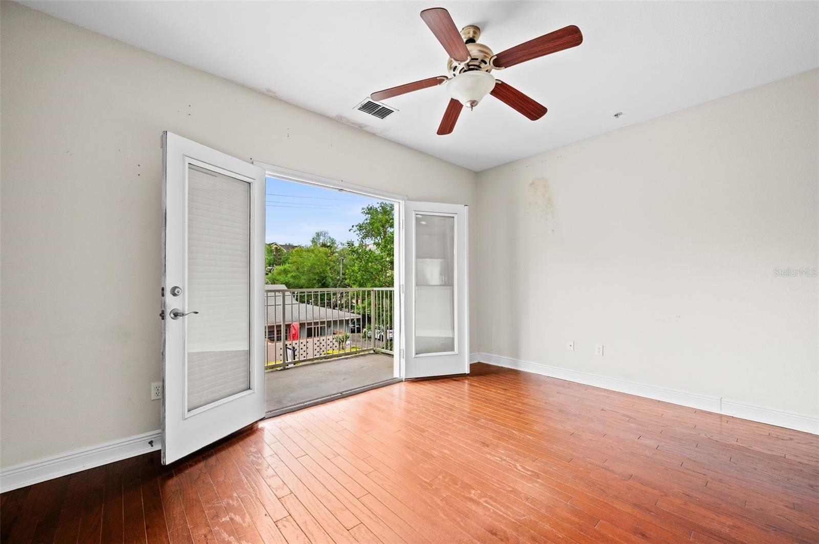 Image 12 of 29 For 1500 4th Avenue 208