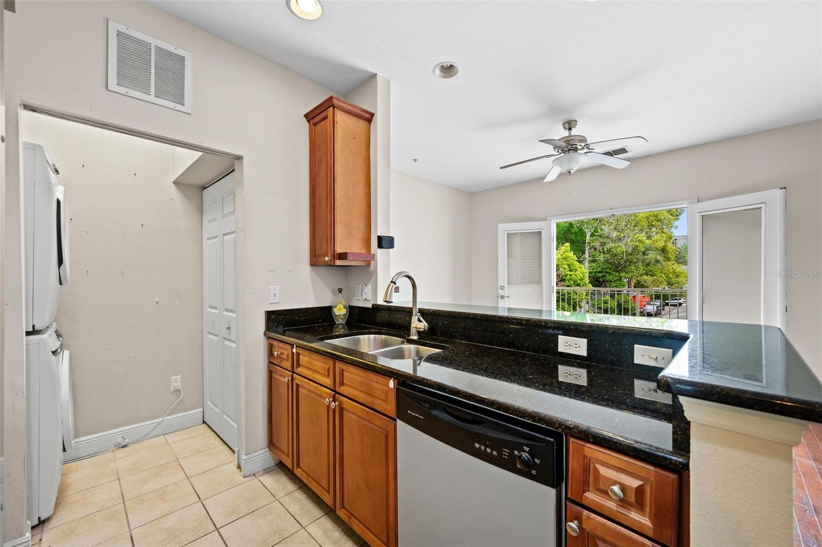 Image 17 of 29 For 1500 4th Avenue 208