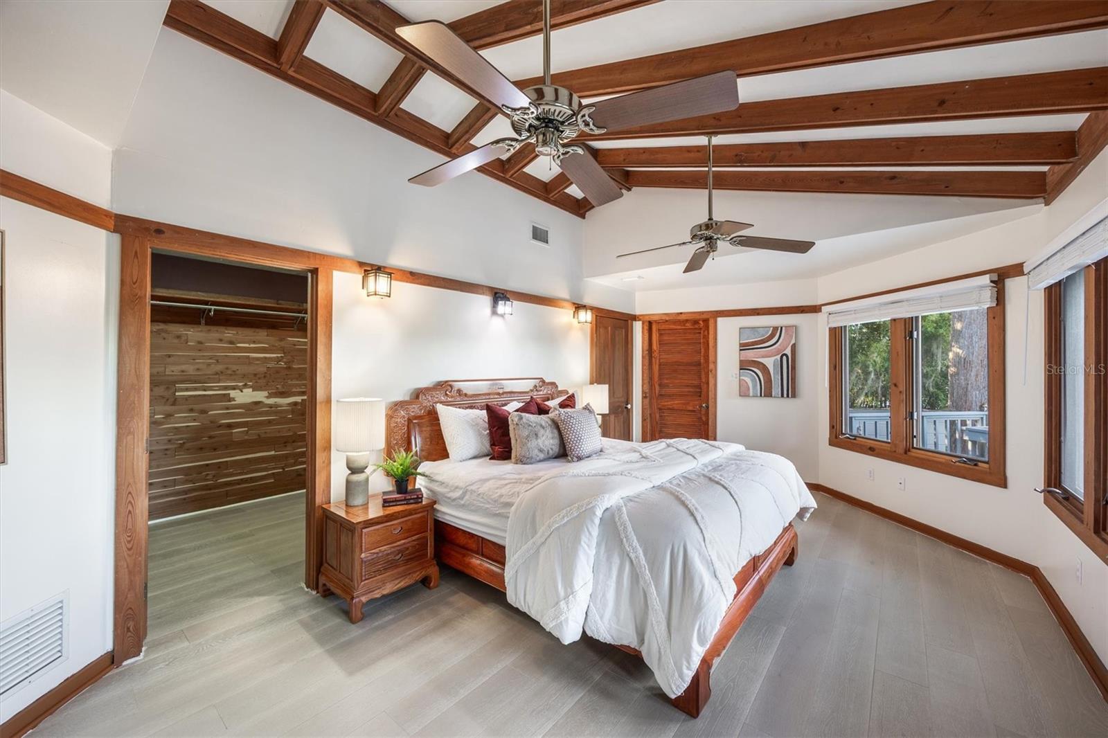 Image 16 of 65 For 25608 Devonia Street