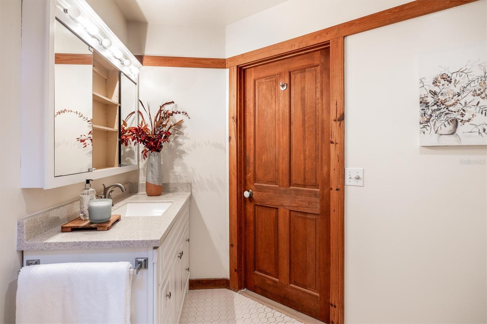 Image 21 of 65 For 25608 Devonia Street