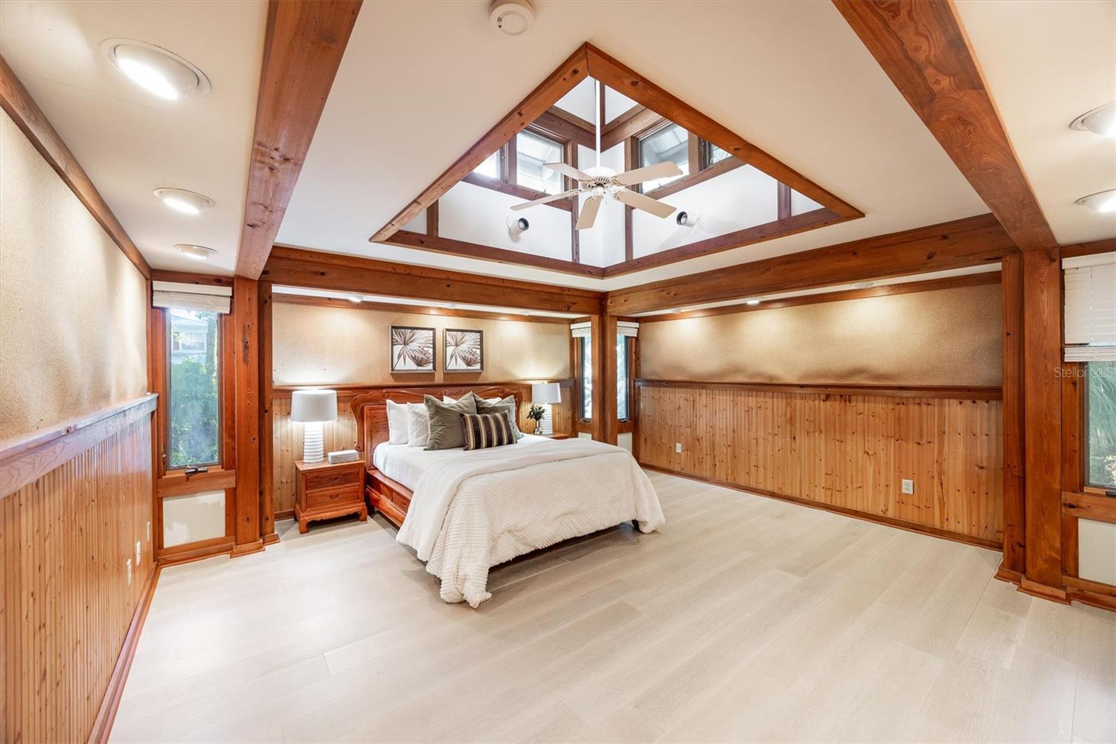 Image 22 of 65 For 25608 Devonia Street