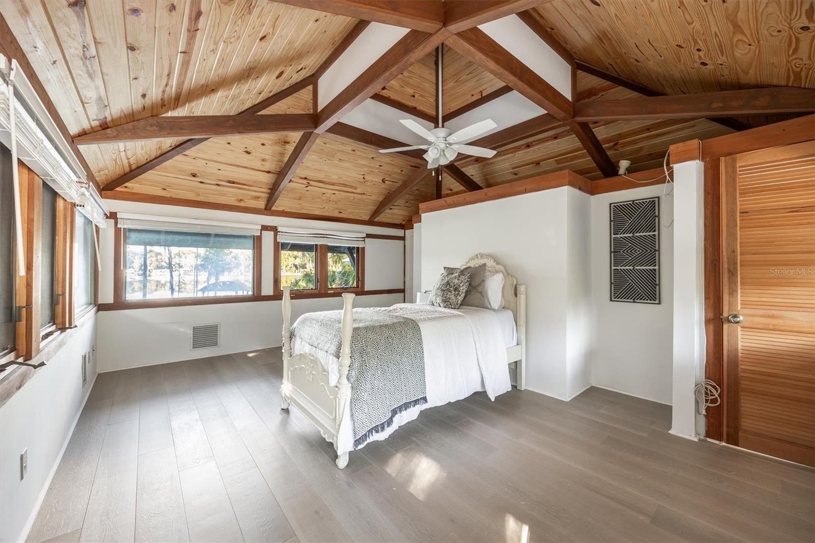 Image 28 of 65 For 25608 Devonia Street