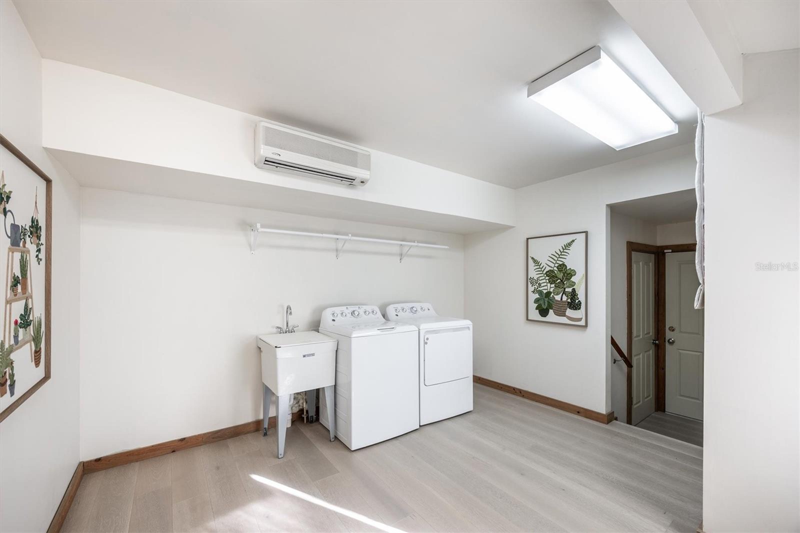 Image 31 of 65 For 25608 Devonia Street